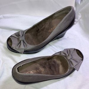 Aerosoles peep toe wedges